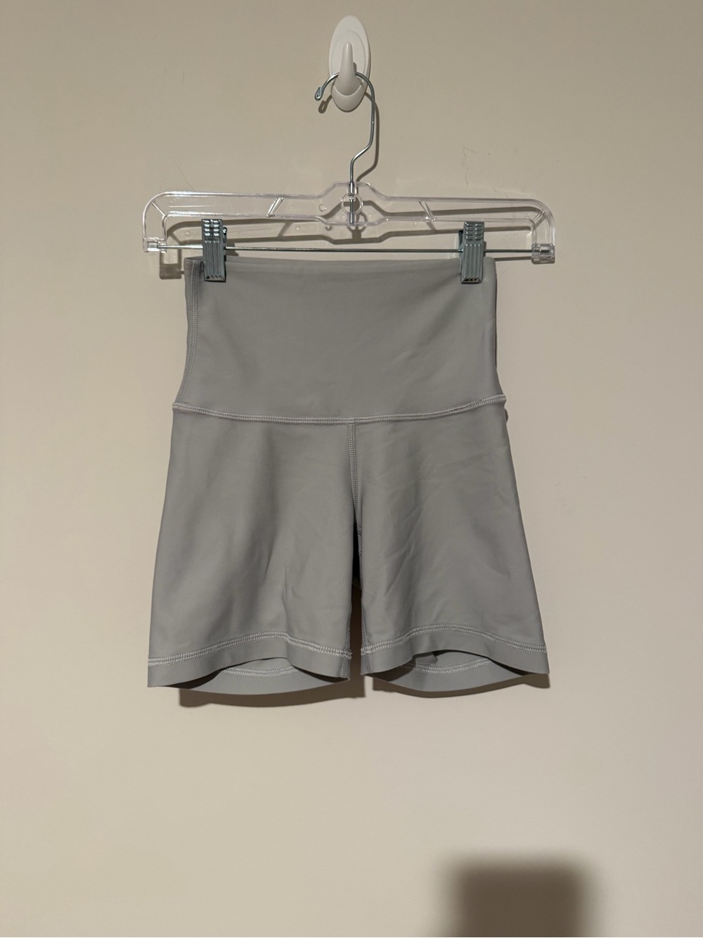 Aritzia TNA High-Waist Women's Workout Shorts - Light Gray- size: XS